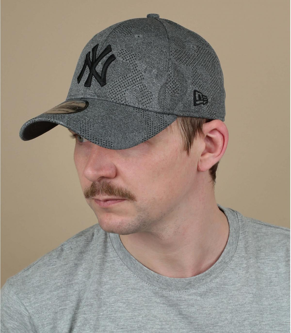 cappellino NY grigio nero Engineered Plus 3930 NY black gray cappellino NY grigio nero Engineered Plus 3930 NY black gray